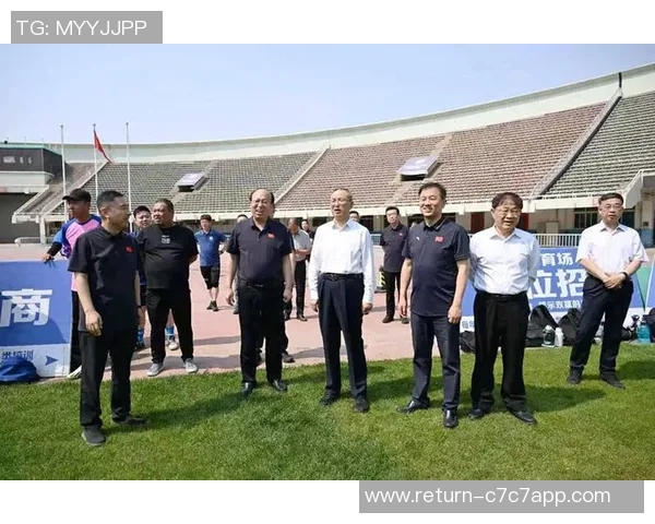 太原猎鹰足球队奋勇拼搏展现团队精神助力地方体育发展