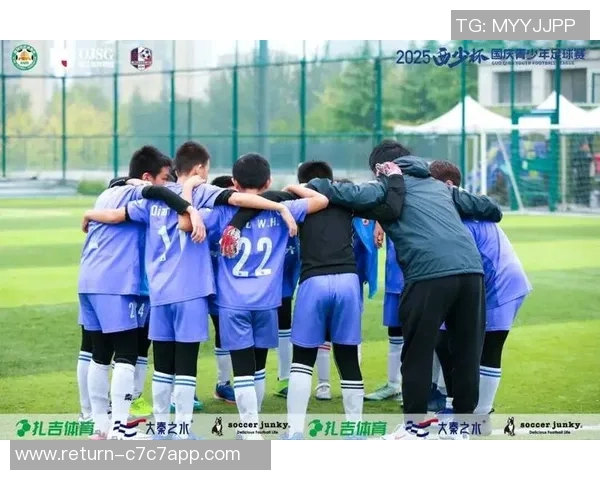 麦菲足球创意助力青少年成长打造未来足球明星的梦想舞台